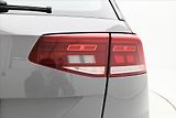 Volkswagen Passat 2,0 TDI 110 kW DSG Elegance Zá - náhled 32