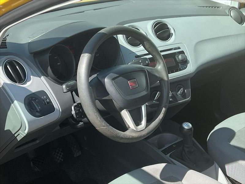 Seat Ibiza 1,2 i 12V 3dvéřová - fotka 6 z 23