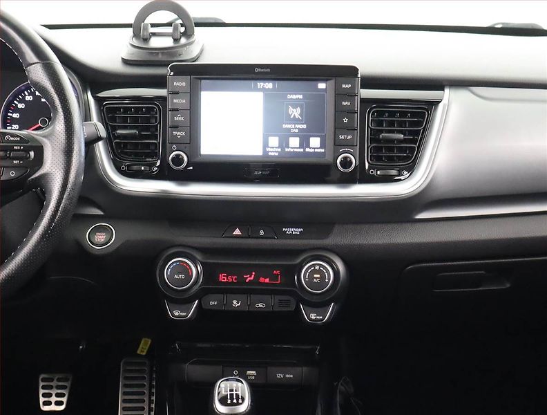 Peugeot 308 (2018) 1.6 BlueHDi, Tempomat - fotka 10 z 17