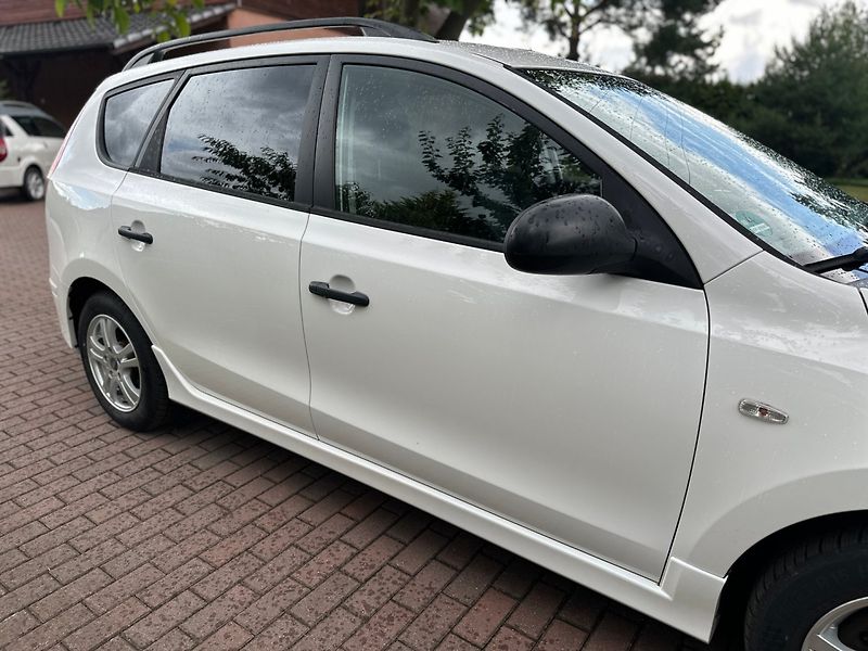 Hyundai i30 (2011) CW 1.6Crdi 66kw FIFA - fotka 7 z 24