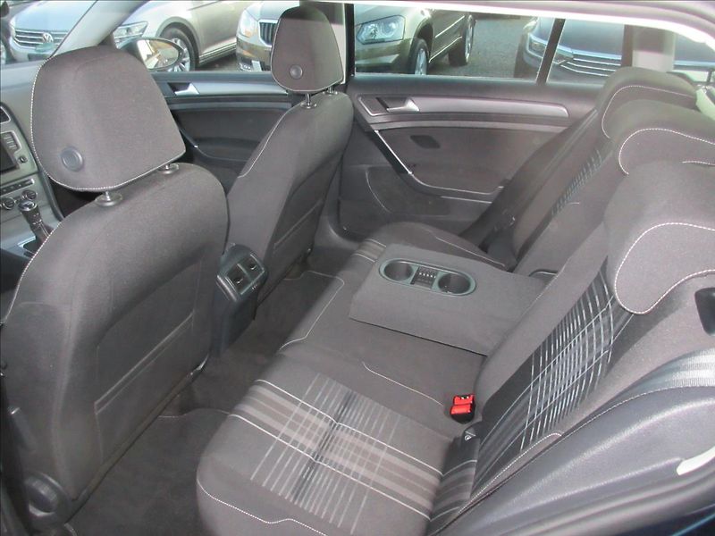 Volkswagen Golf 1,4 TSI 92kW Nez.top Edice Lou - fotka 7 z 14