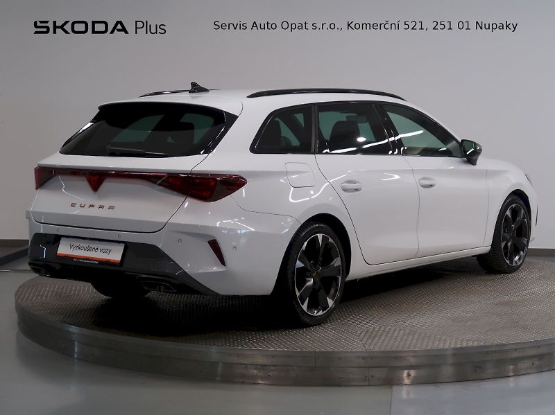 Cupra Leon (2025) ST 1.5 eTSI 110KW DSG - fotka 2 z 43