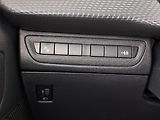 Peugeot 2008 (2013) Allure 1.6 VTi, Tempomat - náhled 18