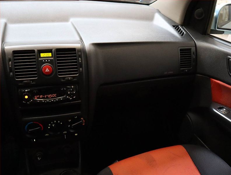 Hyundai Getz (2006) 1.1 i, po STK, zamluveno - fotka 8 z 14