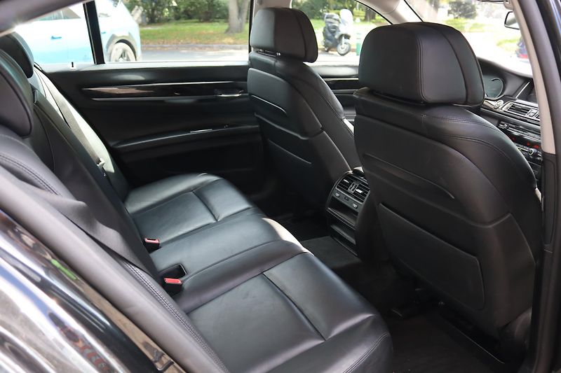 BMW Řada 7 730D XDRIVE F01 190kW - fotka 35 z 48