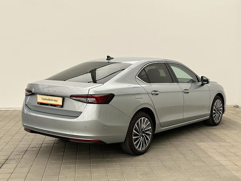 Škoda Superb 2.0 TDi L & K - fotka 2 z 33