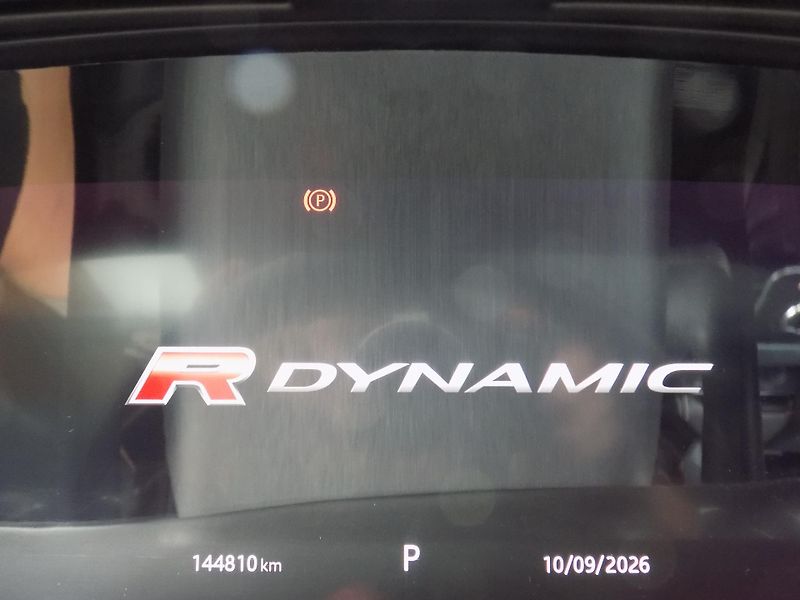 Land Rover Range Rover Velar D300 4X4 221 KW R DYNAMIC - fotka 43 z 44