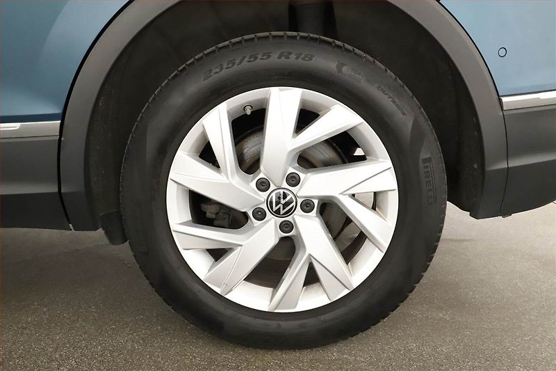 Volkswagen Tiguan (2021) Elegance 2.0 TSI - fotka 12 z 21