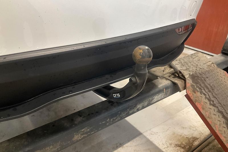 Tesla Model 3 Long Range AWD Highland Tažné - fotka 18 z 20