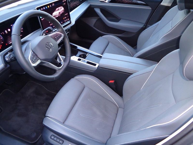Volkswagen Passat 2.0 TDI DSG Elegance  110 kW - fotka 9 z 30