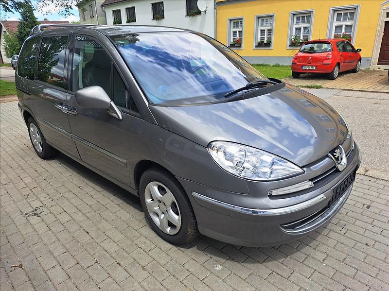 Peugeot 807 2,0 HDI - fotka 12 z 41