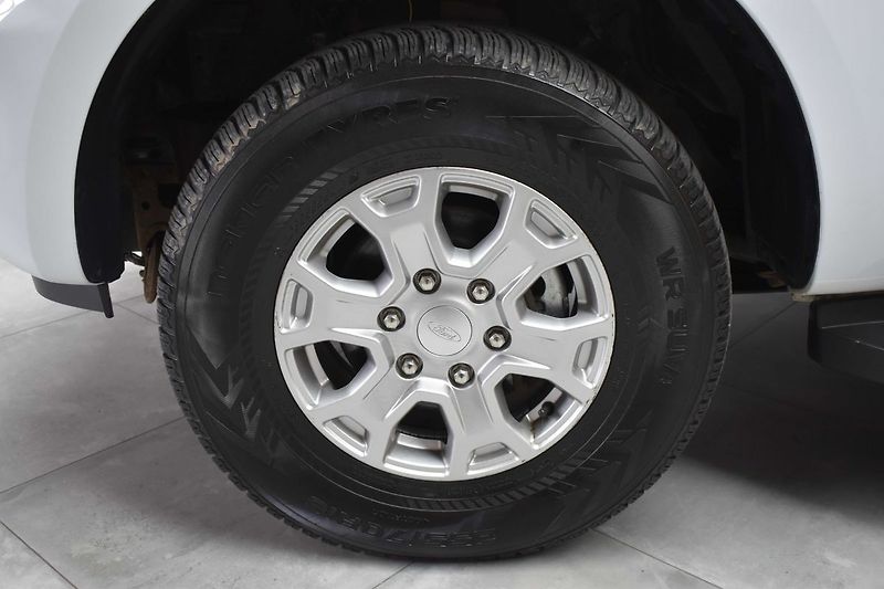 Ford Ranger 2.0 XLT*Naviják*4x4*TAŽNÉ*ČR 1 - fotka 40 z 46