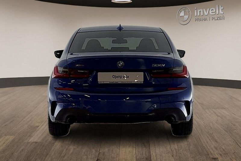 BMW Řada 3 330i xDrive - fotka 4 z 27