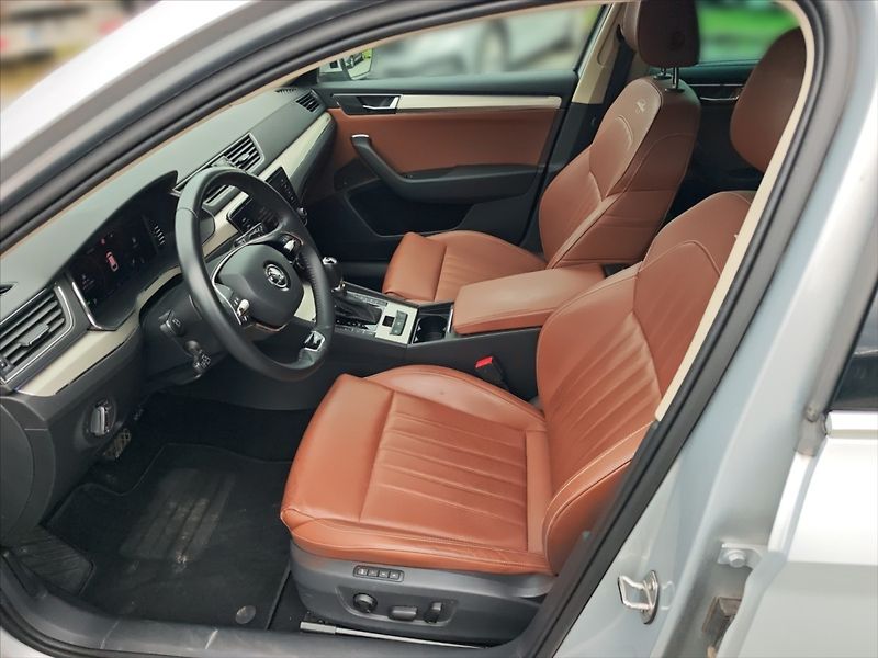 Škoda Superb 2,0 TDI 147 4x4 L&K DSG - fotka 6 z 11