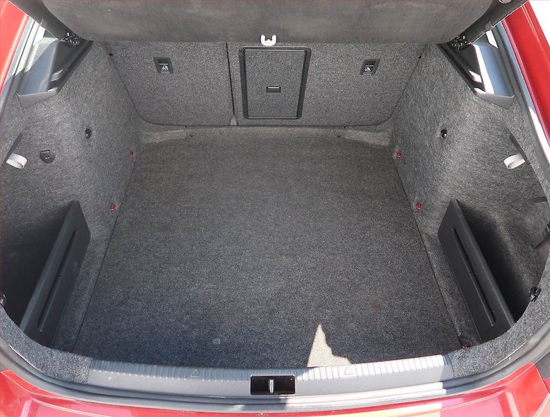 Škoda Octavia (2015) Elegance 1.6 TDI, Tempomat - fotka 13 z 19