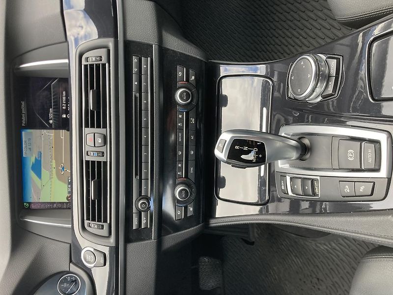 BMW Řada 5 2,0 525 XD ČR servis - fotka 13 z 29