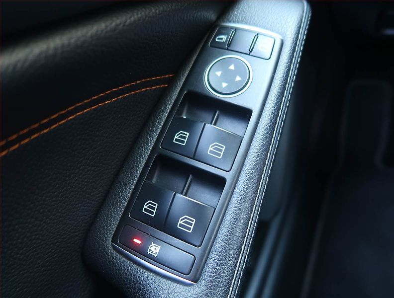 Mercedes-Benz CLA (2014) 200 CDI, Automat, Kůže - fotka 18 z 18