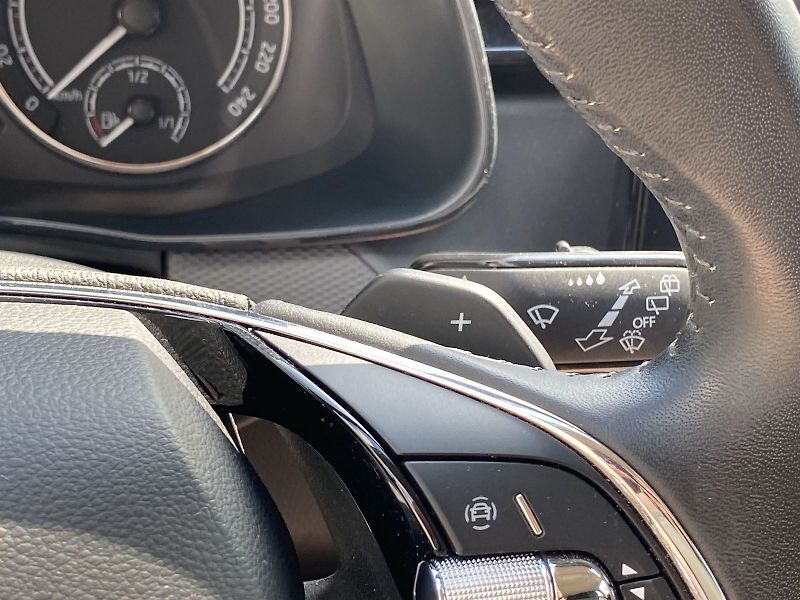 Škoda Scala (2022) 1.5 TSI DSG Ambition - fotka 16 z 30