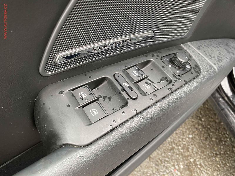 Škoda Superb (2014) 2.0 TDI, Navi, bixen - fotka 13 z 19