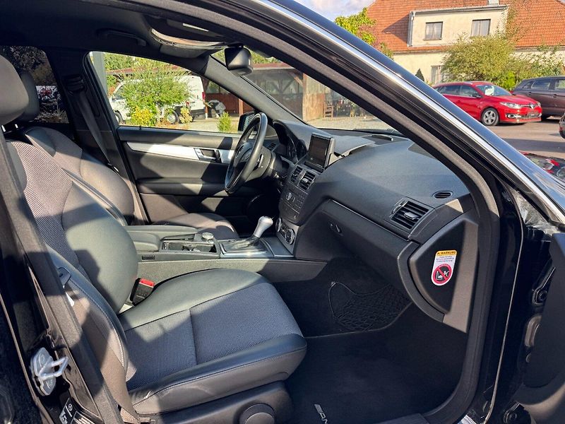 Mercedes-Benz Třídy C (2010) AMG 2,2 CDI 125 KW Automat - fotka 26 z 31