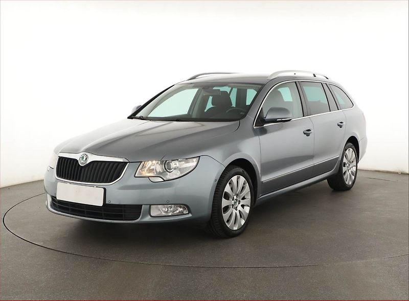 Škoda Superb (2011) Comfort 2.0 TDI, 4X4, Automat - fotka 2 z 18