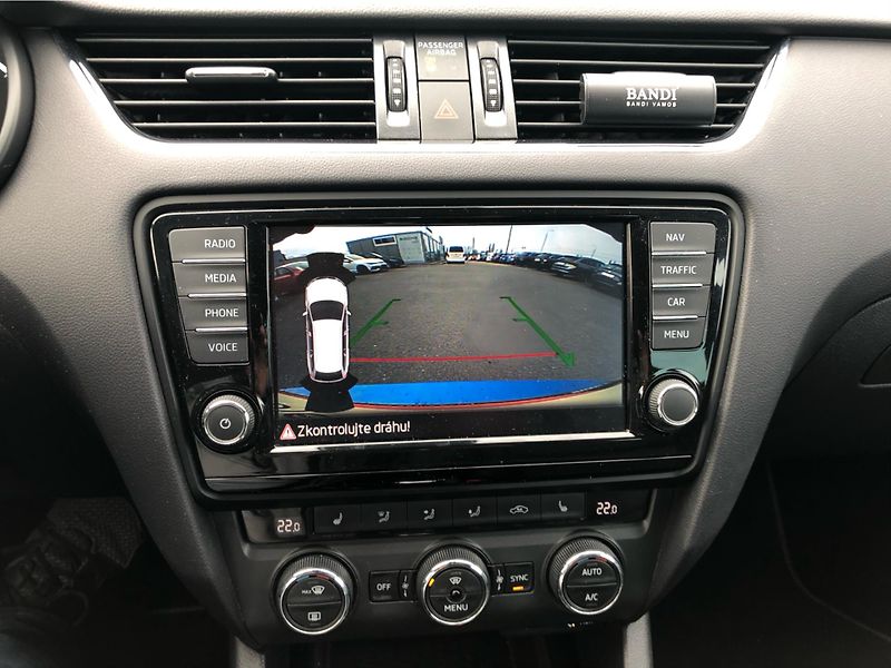 Škoda Octavia Combi 2,0 TDI RS - fotka 20 z 30