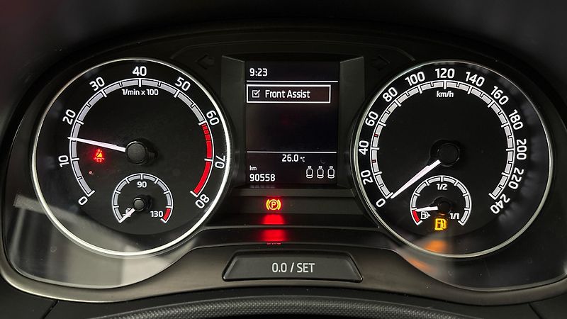 Škoda Fabia 1.0 TSI Black Combi - fotka 10 z 23