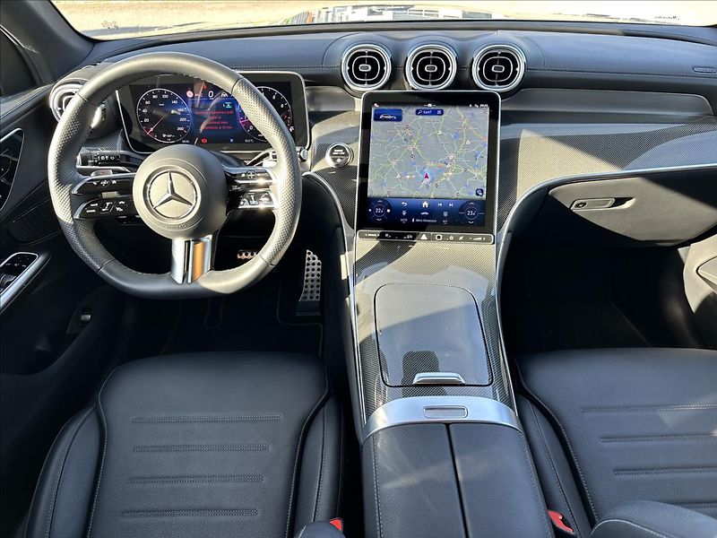 Mercedes-Benz GLC 300 4MATIC AMG linie - fotka 9 z 13