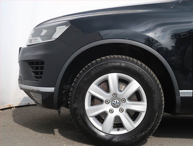 Volkswagen Touareg (2016) 3.0 TDI, 4X4,Bixenon,Kamera - fotka 15 z 24