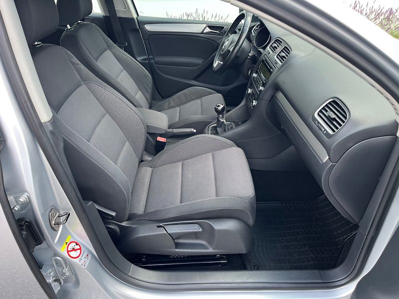 Volkswagen Golf (2010) 1.4 i Velmi pěkný - fotka 13 z 19