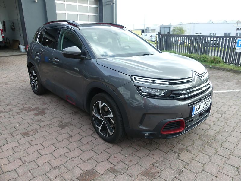 Citroën C5 Aircross (2021) 1,6 PureTech 180 SHINE - fotka 3 z 22