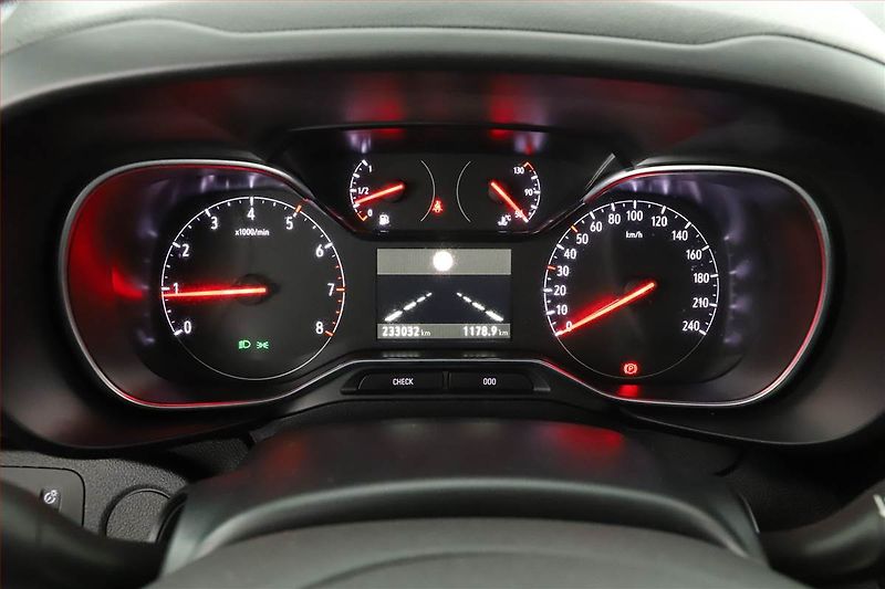 Opel Combo (2021) Elegance 1.5 CDTI, 5Míst, ČR - fotka 8 z 18