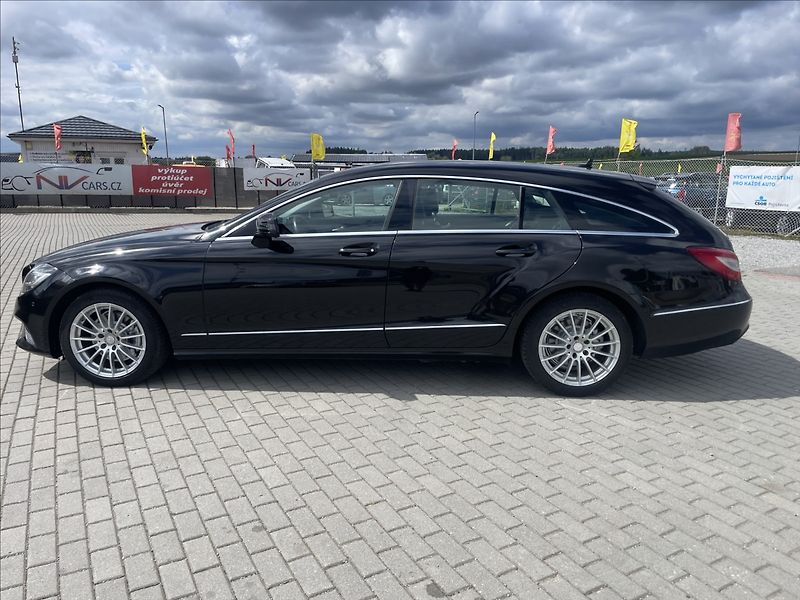 Mercedes-Benz CLS 2,2 250d 4-Matic 150kw GPS LED - fotka 2 z 34