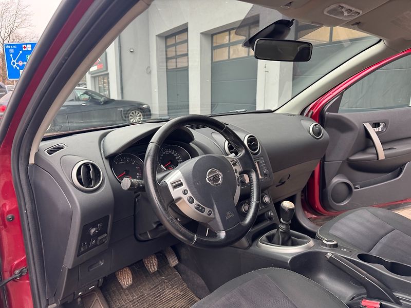 Nissan Qashqai (2012) 2.0 BA+LPG, 4x4 - fotka 16 z 28