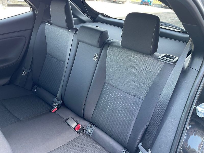 Toyota Yaris Cross 1.5HEV, Style, ČR-1, DPH - fotka 12 z 24