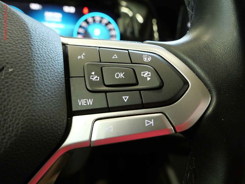 Volkswagen Golf (2021) 1.5 eTSi, 2.maj,ČR, Style - fotka 17 z 24