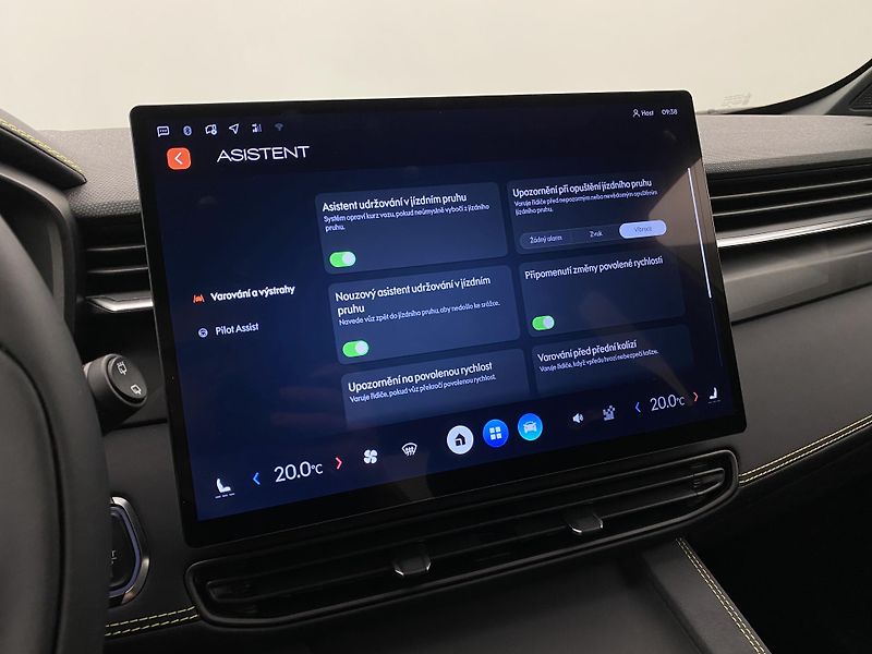 Lynk & Co 01 CORE PHEV AUT CZ 1.maj - fotka 43 z 72
