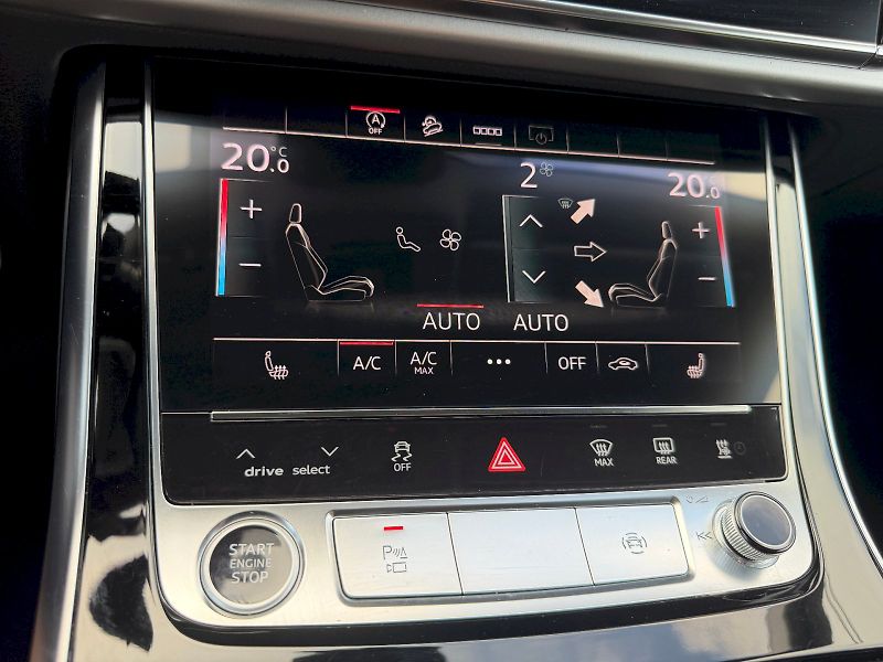 Audi Q8 (2021) 45 TDI 170kW Quattro - fotka 27 z 35
