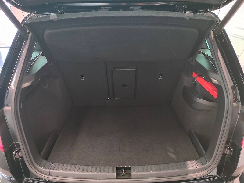 Škoda Karoq (2021) Sportline 2.0 TSI 4x4 (140kW/1 - fotka 25 z 31