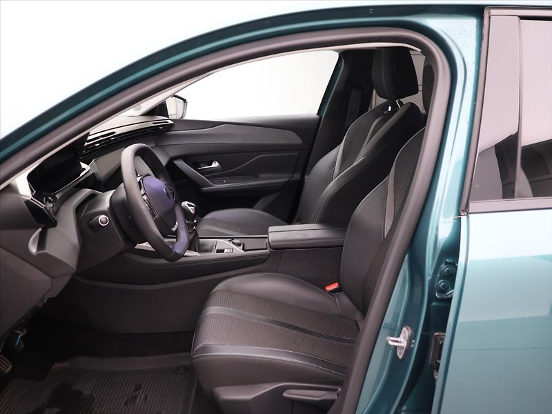 Peugeot 308 1,2 PT 130k CZ Allure 1.Maj LE - fotka 9 z 21