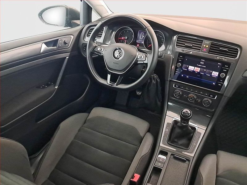 Volkswagen Golf (2017) 1.0 TSI, Tempomat - fotka 7 z 16