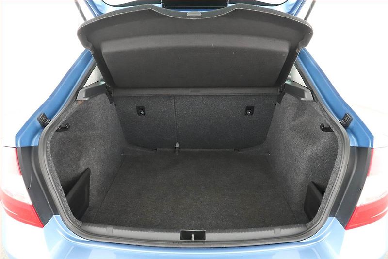 Škoda Rapid (2013) 1.2 TSI, Park. senzory - fotka 10 z 13