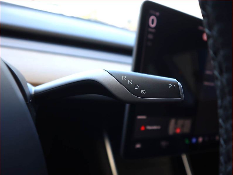 Tesla Model 3 (2019) Std Range Plus 52kWh - fotka 17 z 24