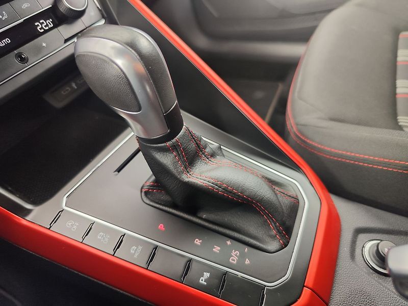 Volkswagen Polo 2.0 TSI/147kW GTI DSG - fotka 22 z 29