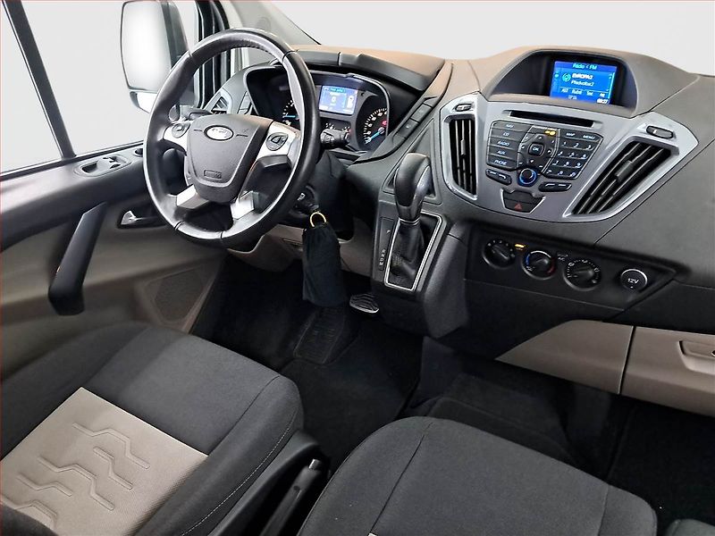 Ford Tourneo Custom (2018) Titanium 2.0 EcoBlue, ČR, 1Maj - fotka 7 z 20