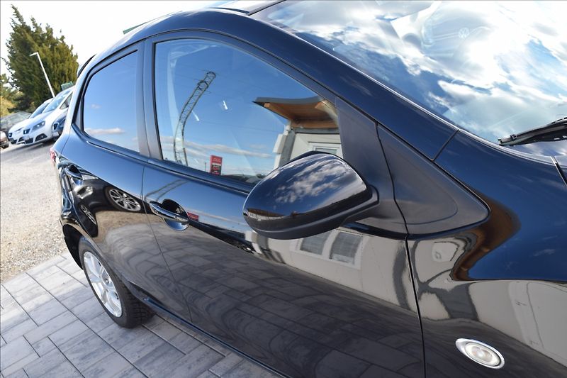 Mazda 2 1,5 MZR 76KW ALU KLIMA - fotka 5 z 38