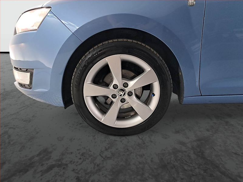 Škoda Rapid (2015) Ambition 1.2 TSI, ČR,1.maj - fotka 14 z 17