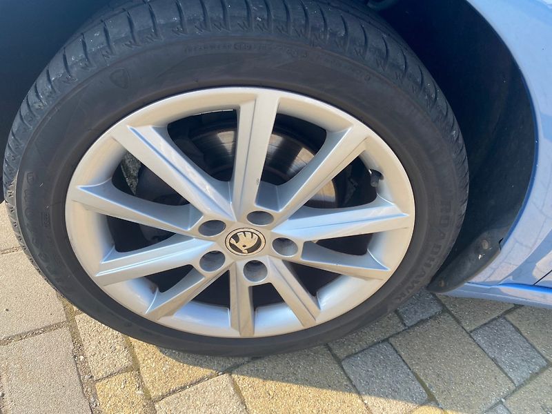 Škoda Octavia (2014) 1.4 TSI CNG - fotka 16 z 19