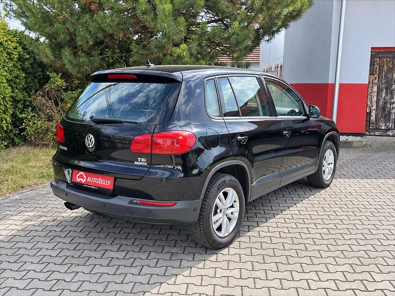 Volkswagen Tiguan 1,4 Tsi trend&Fun aut.klima - fotka 5 z 28