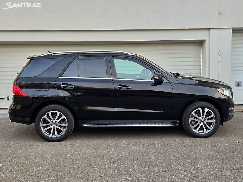 Mercedes-Benz GLE (2019) 400 TOP STAV naj 24 tis.km. - fotka 10 z 48
